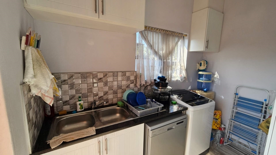 3 Bedroom Property for Sale in Gateway Manor North West